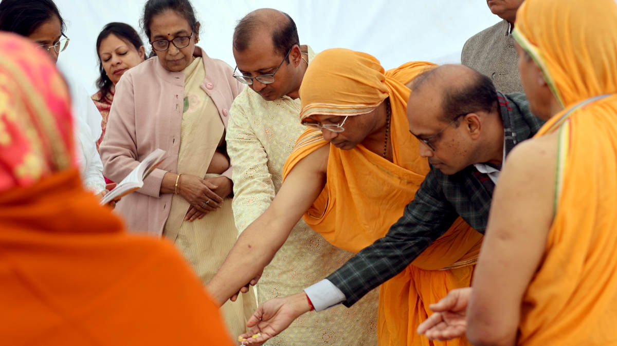 जयपुर: प्लेटिनम ग्रीन्स में भव्य जैन मंदिर का शिलान्यास संपन्न - आचार्य श्री के आशीर्वाद से गूंजा जयकारा | Platinum Greens Opulence